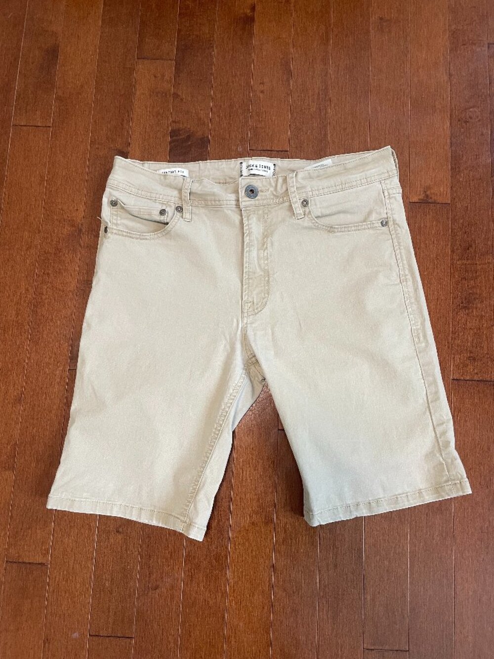 Jack & Jones Khaki 9 in Shorts